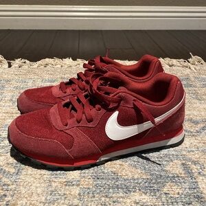 Nike | Men’s MD Runner 2 Trainers - Size 8.5M